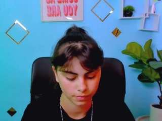 dina-bloom live webcam show