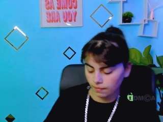 dina-bloom live webcam show