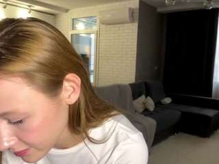 Live webcam model gwennselvy on Soda Cams