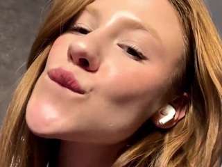 Live webcam model gwennselvy on Soda Cams