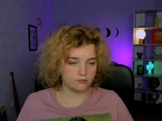 helen-shineee live webcam on Soda Cams