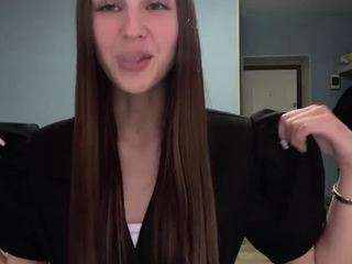 Live webcam model lakiadunkel on Soda Cams