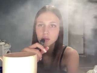 Live webcam model lakiadunkel on Soda Cams