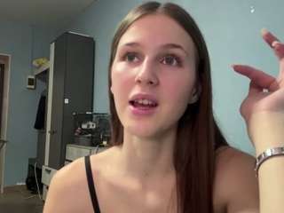 Live webcam model lakiadunkel on Soda Cams