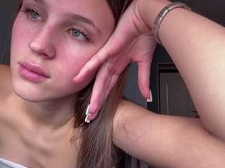 Live webcam model lakiadunkel on Soda Cams