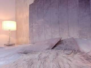 le modèle leahrouss est en webcam porno dans un show sur le site camsoda, il possède les tags suivants: black hair,sex toys,young adult,upskirt,teen 18,striptease,spank,blue eyes,skinny,orgasm,no smoking,no drinking,natural,milk,lovense,dildo or vibrator,hd,latina,petite,small tits