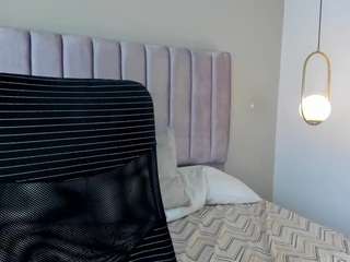 Leahrouss's cam show statistics and live stream