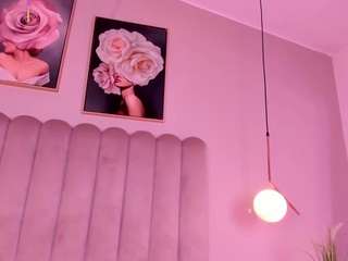 LeahRouss live cam on CamSoda