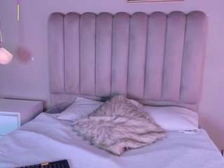 LeahRouss live webcam show