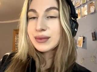 Live webcam model ludivinaobrein on Soda Cams