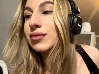 Live webcam model ludivinaobrein on Soda Cams