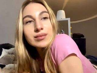 Live webcam model ludivinaobrein on Soda Cams