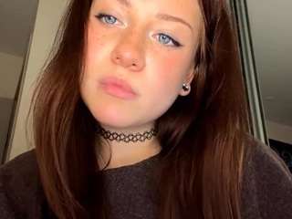 Live webcam model lunahall on Soda Cams