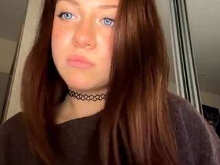 Live webcam model lunahall on Soda Cams