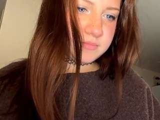 Live webcam model lunahall on Soda Cams