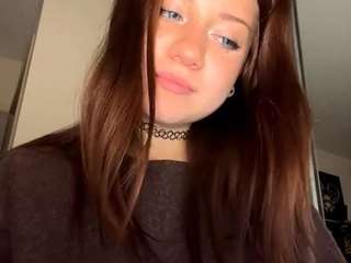 Live webcam model lunahall on Soda Cams