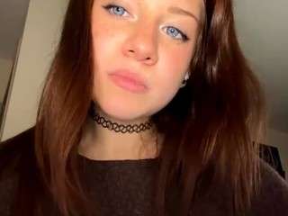 Live webcam model lunahall on Soda Cams