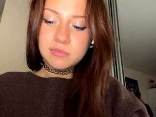 Live webcam model lunahall on Soda Cams