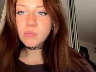 Live webcam model lunahall on Soda Cams