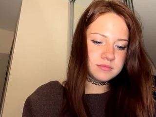 Live webcam model lunahall on Soda Cams