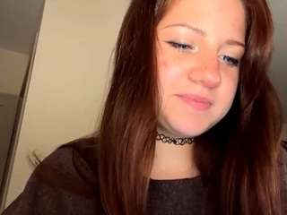 Live webcam model lunahall on Soda Cams