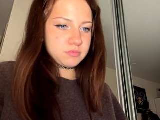 Live webcam model lunahall on Soda Cams