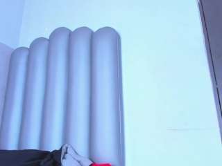 Live webcam model pitufa-23 on Soda Cams