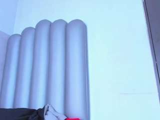 Live webcam model pitufa-23 on Soda Cams