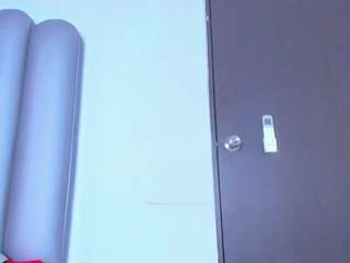 Live webcam model pitufa-23 on Soda Cams