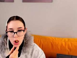 Live webcam model ronnie-rav on Soda Cams