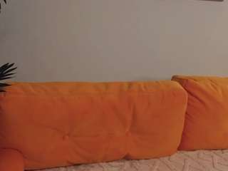 Live webcam model ronnie-rav on Soda Cams