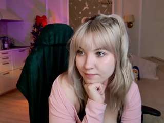 Live webcam model toestwinkle on Soda Cams