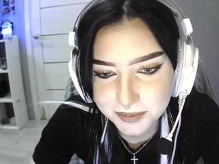 Live webcam model yeevanwagenen on Soda Cams