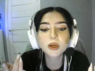 Live webcam model yeevanwagenen on Soda Cams