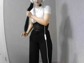 Live webcam model yeevanwagenen on Soda Cams