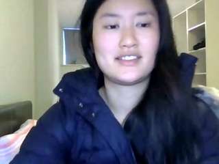 Live webcam model asianannie123 on Soda Cams