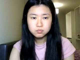 Live webcam model asianannie123 on Soda Cams