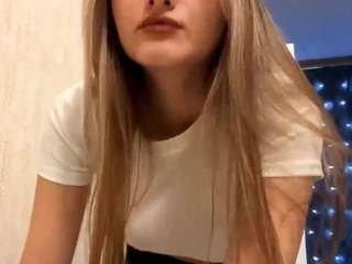 RoniWieberg live webcam on Soda Cams