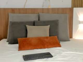 Live webcam model scarletheex on Soda Cams