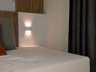 Live webcam model scarletheex on Soda Cams