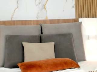 Live webcam model scarletheex on Soda Cams