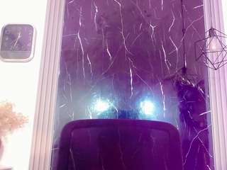 Britanny-Lopez live cam — average, black hair, brown eyes