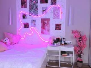 elara-vee Live Webcam on CamSoda