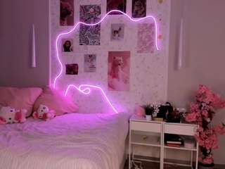 Live cam show with elara-vee