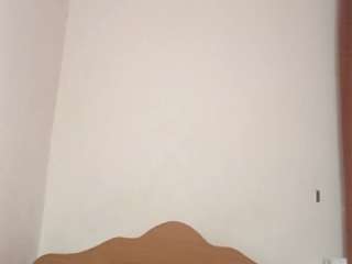 Live webcam model katerinebindas on Soda Cams