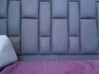 kissme-luna's CamSoda show and profile