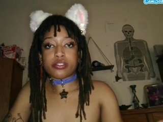 Live webcam model milkmarie123 on Soda Cams