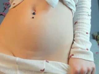 Live webcam model peachwhisper on Soda Cams