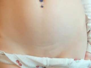 Live webcam model peachwhisper on Soda Cams