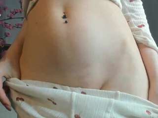 Live webcam model peachwhisper on Soda Cams